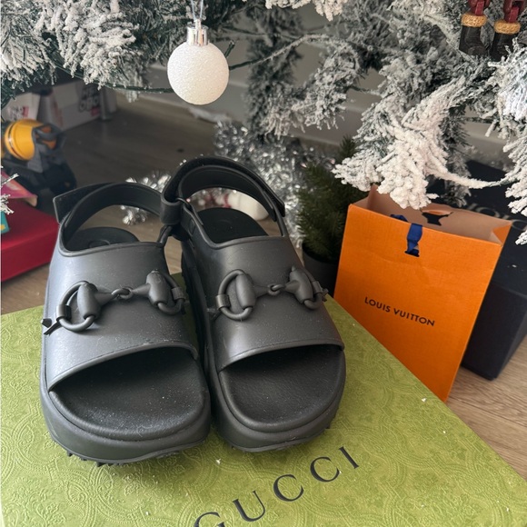 Gucci sandals Authentic - Picture 2 of 6